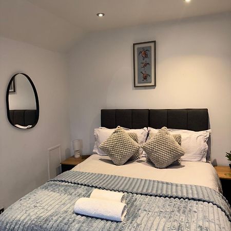 Cosy Countryside Stay- Waters Upton, เทลฟอร์ด ภายนอก รูปภาพ